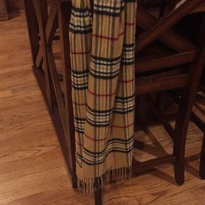 Plaid scarf with Burberry look